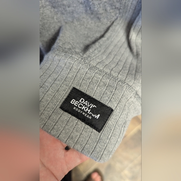 David Beckham men's body wear sweater sz LG 😁 - Picture 4 of 6